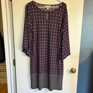 Dana Buchman Purple Printed Long-Sleeve Shift Dress with Contrasting Hem